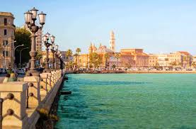 Le consulat du maroc à bari est l'un des 799 représentations étrangères en italie, et l'une des 36 représentations étrangères à bari. Visiter Bari Top 12 A Faire Et A Voir Ou Dormir Voyage Italie Cool Places To Visit Southern Italy Places To Visit