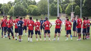 Diskutiert mit gleichgesinnten über euren lieblingsverein und sämtliche andere themen. Training Group Growing Official Fc Bayern News Bayernforum Com