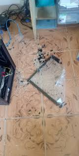 He set up this demonstration to show us what can happen when tempered glass breaks. My Tempered Glass Exploded Power Supplies Linus Tech Tips