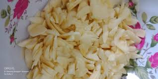 Bawang putih yang telah di sediakan. Begini Caranya Nak Buat Kacang Bawang Putih Sedap Kena Rebus Perap Semalaman Dulu Barulah Digoreng Mingguan Wanita