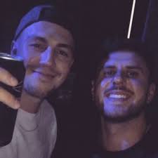 Matt Dove △⃒⃘ (@mattdove91)