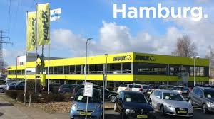 Kamux grundades i finland 2003 och 2012 öppnade den första svenska butiken i gävle. Kamux Auto Hamburg Nedderfeld Flagship Store Youtube