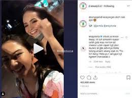 Ftv kiki farel & enzy storia | jamu anti galau. Ramai Video Jessica Mila Bonceng Tiga Tanpa Helm Netizen Beri Kritik Useetv