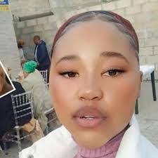 Lisa Manzi's Instagram, Twitter & Facebook