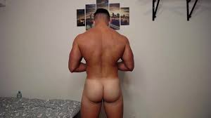 Musculoso posando desnudo - especial