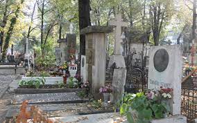 Aleea Scriitorilor È™i Monumentele De La Bellu Dcnews