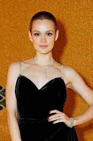 Despite the military association, the buzz. Haarige Verwandlungen Die Frisuren Makeovers Der Stars Gala De