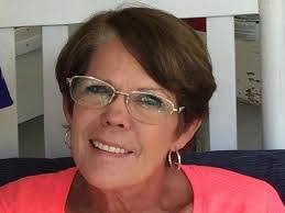 Karen Isham's Instagram, Twitter & Facebook