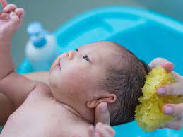 Bathing a newborn can be intimidating. How To Give Sponge Bath To Baby