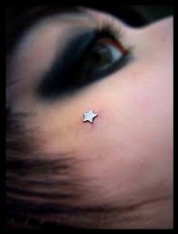 pin von christi romeo auf cowboy tattoo hals gesichtspiercings piercing
