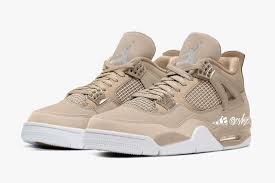 The sneaker was also featured in spike lee's do the right thing, solidifying the crossover power of the jordan brand into popular culture and street fashion. Air Jordan 4 Fotomagazin
