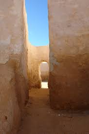 Ein Aufregendes Abenteuer Solltest Du Ferien In Tunesien Machen Dann Mache Unbedingt Eine Fahrt In Luke Skywalkers Heimat Skywalker Far Away Star Wars