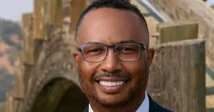 Anita Fee's Instagram, Twitter & Facebook