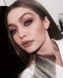 Gigi Hadid Model Und Beauty Image Fotografiemenschen Sac Ve Makyaj Dogal Makyaj Sac