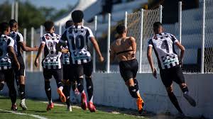 A página de placares ao vivo flamengo em flashscore.com.br oferece placares ao vivo, resultados, classificação de campeonatos e resumos de jogo com artilheiros, cartões amarelos e cartões vermelhos, comparação de odds (cotações de apostas) e estatísticas de confrontos para flamengo. Ceara Marca Com Oito Segundos E Vence Fortaleza Pelo Brasileirao Sub 20 Dabase Com Br