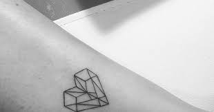 omi studio 刺青部 幾何愛心 line官方帳號 omistudio 需加 fb omi studio 陪同刺青 友人僅限一位工作室有貓貓狗狗 會害怕請提前告知唷以上 來刺青吧 tattoo blacktatto tattoos geometric tattoo geometric