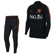 Als het nederlands elftal een wedstrijd op het ek of wk speelt, kleurt heel het land opeens oranje. Nederlands Elftal Trainingspak Ek 2021 Kopen Oranje Ek 2021 Hier