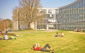 Check out the hpi tutorials. Ubersicht