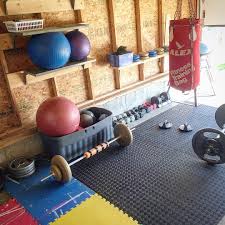 The ideal home gym flooring may increase stability, decrease body effect, and enhance plyometric power. 20 Home Gym Ideas For Designing The Ultimate Workout Room Extra Space Storage