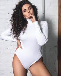 65 кг, параметры фигуры (тела): Nastya Kamenskih Prodemonstrirovala Svoyu Figuru V Sportivnom Belom Bodi Muzolenta