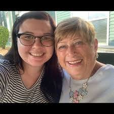 Justine Kelley's Instagram, Twitter & Facebook