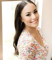 Rebekah Clements's Instagram, Twitter & Facebook