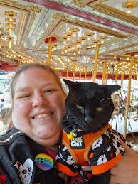 I've found some interesting things around my garden last couple days. From  my raised herb garden crying like a baby bunny when I water it.... 🤔?? And  now to finding Ants farming