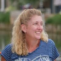 Cynthia Roos's Instagram, Twitter & Facebook