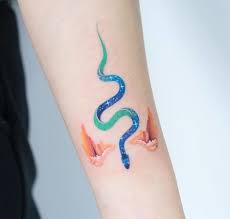 Often, the satin stitch tattoos take on the appearance of an embroidered patch or clothing. Foto Seniman Asal Korea Ini Membuat Tattoo Ular Yang Beda Banget M Kapanlagi Com