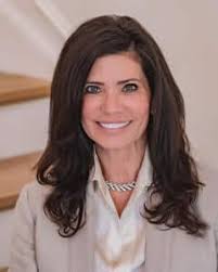 Tina Halstead's Instagram, Twitter & Facebook