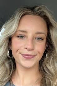 Amanda Deavers's Instagram, Twitter & Facebook