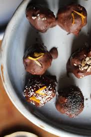 Boules A La Noix De Coco Et Au Chocolat Bounty Vegan Sans Gluten Alimentation Noix De Coco Idees De Collations