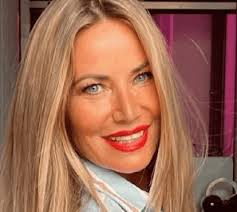 Não pego num jornal em papel há que tempos. A Ex Namorada De Socrates Fernanda Cancio Critica A Roupa Sensual De Lenka Assistente Do Preco Certo Nacional Flash