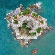 Chronicles dating back to that era claimed that the construction of the tower amounted to £60,000. Ø§Ù„Ø·Ø¨ÙŠØ¹Ø© Ø¨Ø±Ø¬ Ø³ÙƒÙˆÙ„Ø§ Ø¥ÙŠØ·Ø§Ù„ÙŠØ§ Scola Tower Italy Facebook
