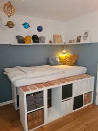 Ein Hochbett Aus Ikea Kallax Regalen Zimmer Einrichten Ikea Zimmer Einrichten Jugendzimmer Zimmer