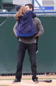 Découvrez toute la carrière de brian hallisay. Jennifer Love Hewitt Engaged To Brian Hallisay Just Hours After Announcing Pregnancy Hello