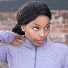 Aizah Khan (@AizahK)