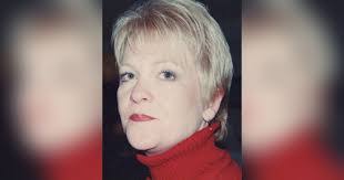 Lori Weis's Instagram, Twitter & Facebook