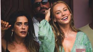 Ester Expósito baila cómplice con Bad Bunny frente a Mbappé con Ana de Armas, Chiara Ferragni y Marta Ortega, entre otros VIPS