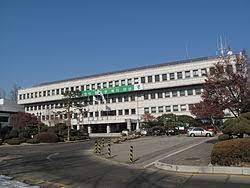 고속국도 ）は、大韓民国（韓国）の高速道路。 自動車のみ が通行可能な道路であり 、高速国道法に定められた道路のことを指す。 å®‰å±±å¸‚ Wikipedia