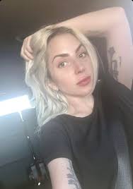 I'm so sad 😔 Some people say I'm ugly I feel very sad do you think so?😔