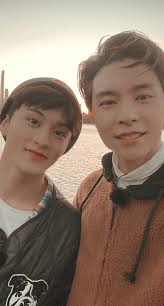 johnny × mark lockscreens!! please like or reblog...