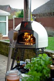 Valoriani Baby Pizza Oven Originating In Tuscany The Valoriani Baby Pizza Oven Uses The Traditional Material Of Refractory Cotto St Forno A Legna Idee Legno