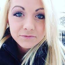 #and take better care of your eyebrows goodnight #the bachelor #carly waddell. Bachelor In Paradise 2015 Carly Waddell Reveals Shocking Reason Behind Kirk Dewindt Break Up A Girlfriend Back Home Celeb Dirty Laundry