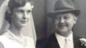 Bournemouth: Butcher 'reluctantly' shuts up shop at age of 85