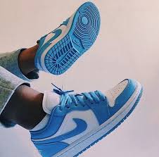 𝐩𝐢𝐧𝐭𝐞𝐫𝐞𝐬𝐭 𝐨𝐫𝐥𝐱𝐧𝐞𝐯𝐥𝐲 In 2020 Jordan Shoes Girls Fresh Shoes Hype Shoes