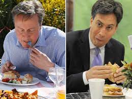 While making rounds on the campaign trail monday, british prime minister david cameron invited journalists and photographers to watch him eat hot dogs with a local family in the small coastal town of poole. David Cameron Eats Hot Dog Using Knife And Fork In Awkward Bid To Avoid Bacon Sandwich Blunder Mirror Online
