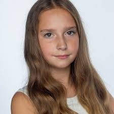 Lily Larsen's Instagram, Twitter & Facebook