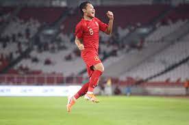 Libur kompetisi evan dimas tetap giat berlatih menjaga stamina dan kondisi tubuh agar tetap prima. Against Celebrities Fc Team Pssi Strengthened By Evan Dimas Shin Tae Yong And Indra Sjafri Archyde