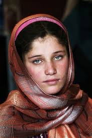 Pin By Siyah Beyaz On Renkli Gozler Farbige Augen Portrait Beauty Around The World Beautiful Eyes